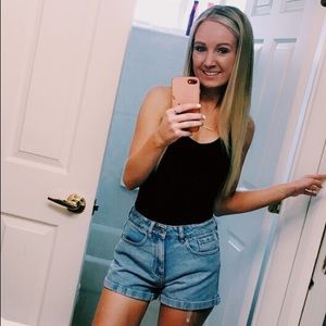 Meet your Posher, Abbi